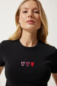 Happiness İstanbul Women Black Heart Embroidered Crop Knitting T-Shirt - Image 3