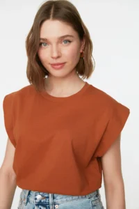 TRENDYOLMİLLA Cinnamon 100% Cotton Wadding Look Basic Crew Neck Knitting T-Shirt - Image 3