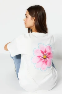 TRENDYOLMİLLA Ecru 100% Thick Cotton Back Printed relaxed/Wide Relaxed Cut Knitting T-Shirt - Image 2