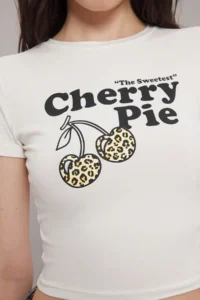 TRENDYOLMİLLA Ecru Slogan and Cherry Printed Crop Fitted Knitting T-Shirt - Image 3