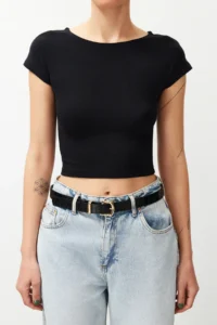 TRENDYOLMİLLA Black Crop Fitted Knitting T-Shirt - Image 2