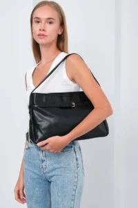 Shule Bags Giulio Belt Detailed Shoulder Bag Black - Image 4