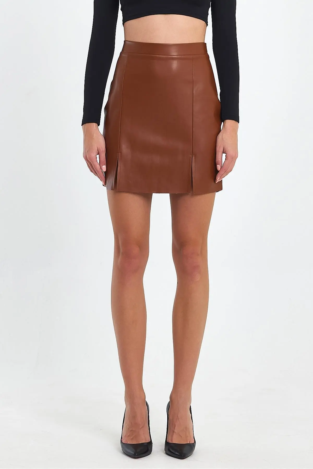 SS24-045-BROWN_1