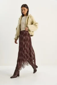 Bianco Lucci Women's Plaid Patterned Wrinkle Effect Lined Midi Chiffon Skirt - Image 5