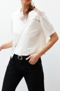 TRENDYOLMİLLA White Thick Cotton Leopard Barbell Neck Detailed Knitting T-Shirt - Image 6