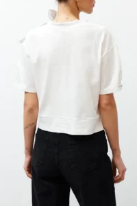 TRENDYOLMİLLA White Thick Cotton Leopard Barbell Neck Detailed Knitting T-Shirt - Image 8