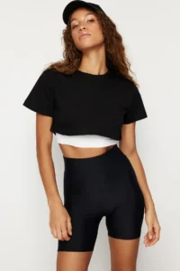 TRENDYOLMİLLA Black White 100% Cotton 2 Layer Reflective Printed Crop Knitting Sports T-Shirt - Image 2