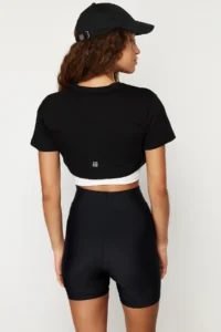 TRENDYOLMİLLA Black White 100% Cotton 2 Layer Reflective Printed Crop Knitting Sports T-Shirt - Image 6
