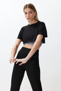 TRENDYOLMİLLA Black Gray Melange 100% Cotton 2 Layer Reflective Printed Crop Knitting Sports T-Shirt - Image 2