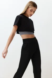 TRENDYOLMİLLA Black Gray Melange 100% Cotton 2 Layer Reflective Printed Crop Knitting Sports T-Shirt - Image 3