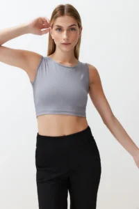 TRENDYOLMİLLA Black Gray Melange 100% Cotton 2 Layer Reflective Printed Crop Knitting Sports T-Shirt - Image 4