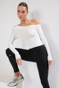 TRENDYOLMİLLA White Seamless Long Sleeve Knitting Sports T-Shirt - Image 2