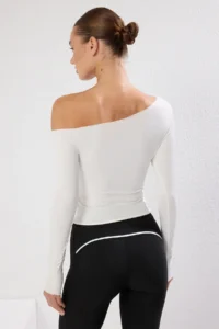 TRENDYOLMİLLA White Seamless Long Sleeve Knitting Sports T-Shirt - Image 4