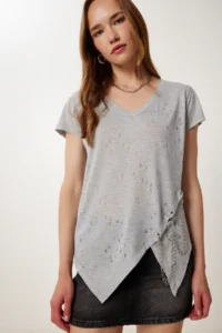 Happiness İstanbul Women's Gray Melange Metal Accessory Ripped Detailed Knitted T-Shirt
