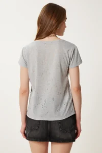 Happiness İstanbul Women's Gray Melange Metal Accessory Ripped Detailed Knitted T-Shirt - Image 4