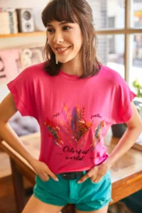 Olalook Women Fuchsia Feather Printed T-Shirt - Image 2