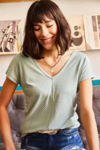 Olalook Women's Water Green Front Back V Oblique T-Shirt - Image 3