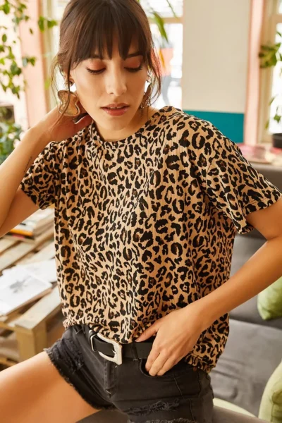 TSH-19000328-BROWN_1
