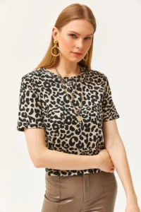 Olalook Women's Leopard Stone Corded Crop Knitted T-Shirt