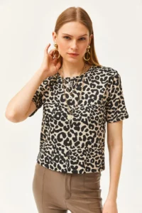 Olalook Women's Leopard Stone Corded Crop Knitted T-Shirt - Image 2