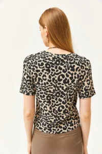 Olalook Women's Leopard Stone Corded Crop Knitted T-Shirt - Image 4