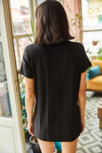 Olalook Women's Black V-Neck Loose Loose T-Shirt with Side Slits - Image 5