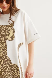Olalook Women's Ecru Leopard Front Back Printed 2 thread Unisex Oversize T-Shirt - Image 5