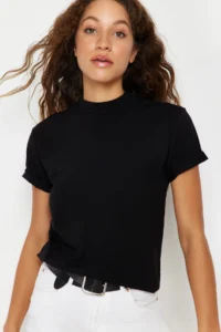 TRENDYOLMİLLA Black 100% Cotton Basic Regular/Normal Pattern Dog collar Knitting T-Shirt