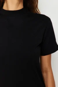 TRENDYOLMİLLA Black 100% Cotton Basic Regular/Normal Pattern Dog collar Knitting T-Shirt - Image 4