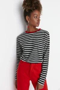 TRENDYOLMİLLA Black Striped relaxed Pattern Basic Crew Neck Colorful Ribbed Knitting T-Shirt - Image 3