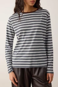 TRENDYOLMİLLA Anthracite-Ecru Striped relaxed Pattern Crew Neck Colorful Ribbed Knitting T-Shirt - Image 3