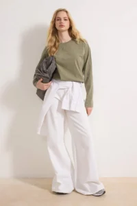 TRENDYOLMİLLA Khaki Thick Cotton Aged Effect Relaxed Pattern Crew Neck Long Sleeve Knitting T-Shirt - Image 2