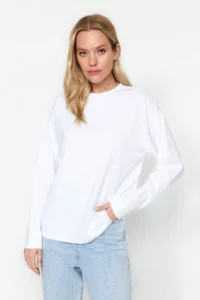 TRENDYOLMİLLA White 100% Thick Cotton Basic Crew Neck Oversized/Wide Pattern Knitting T-Shirt - Image 5
