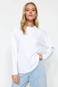 TRENDYOLMİLLA White 100% Thick Cotton Basic Crew Neck Oversized/Wide Pattern Knitting T-Shirt - Image 7