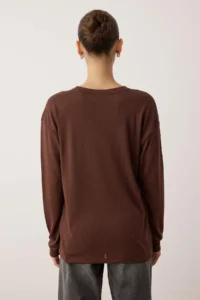 TRENDYOLMİLLA Wardrobe Essentials – Brown Crew Neck relaxed/Rahat Pattern Knitting T-Shirt | - Image 4