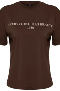 TRENDYOLMİLLA Brown 100% Cotton Slogan Printed relaxed/Wide Relaxed Cut Knitting T-Shirt - Image 10