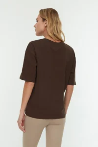 TRENDYOLMİLLA Brown 100% Cotton Slogan Printed relaxed/Wide Relaxed Cut Knitting T-Shirt - Image 6