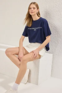 TRENDYOLMİLLA Navy Blue 100% Cotton Slogan Printed relaxed/Wide Relaxed Cut Knitting T-Shirt - Image 2