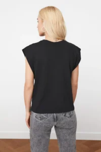TRENDYOLMİLLA Black 100% Cotton Wadding Look Basic Crew Neck Knitting T-Shirt - Image 6