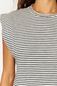 TRENDYOLMİLLA Multicolored 100% Cotton Striped Wadding Look Basic Crew Neck Knitting T-Shirt - Image 4