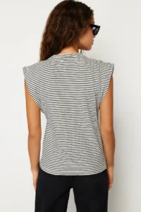 TRENDYOLMİLLA Multicolored 100% Cotton Striped Wadding Look Basic Crew Neck Knitting T-Shirt - Image 6