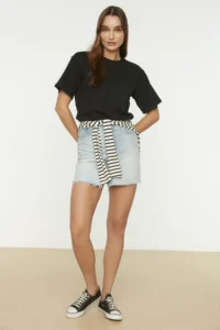 TRENDYOLMİLLA Black 100% Cotton Crew Neck Oversized/Wide Pattern Knitting T-Shirt - Image 11
