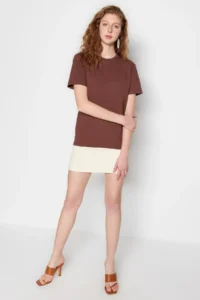 TRENDYOLMİLLA Brown 100% Cotton Crew Neck Oversized/Geniş Pattern Knitting T-Shirt - Image 11