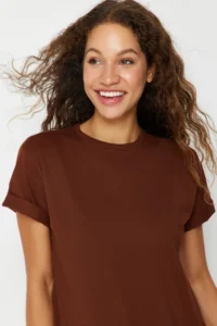 TRENDYOLMİLLA Brown 100% Cotton Crew Neck Oversized/Geniş Pattern Knitting T-Shirt - Image 3