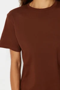 TRENDYOLMİLLA Brown 100% Cotton Crew Neck Oversized/Geniş Pattern Knitting T-Shirt - Image 5