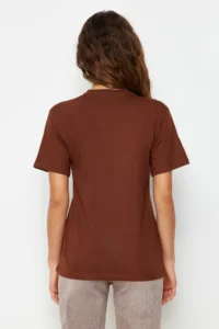 TRENDYOLMİLLA Brown 100% Cotton Crew Neck Oversized/Geniş Pattern Knitting T-Shirt - Image 6