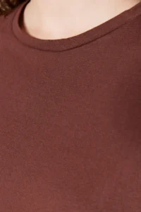 TRENDYOLMİLLA Brown 100% Cotton Crew Neck Oversized/Geniş Pattern Knitting T-Shirt - Image 9