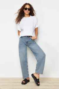 TRENDYOLMİLLA White 100% Cotton Crew Neck Oversized/Wide Pattern Knitting T-Shirt - Image 2
