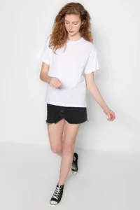 TRENDYOLMİLLA White 100% Cotton Crew Neck Oversized/Wide Pattern Knitting T-Shirt - Image 8