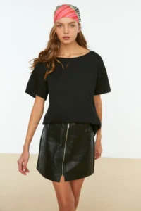 TRENDYOLMİLLA Black 100% Cotton Oversized/Wide Pattern Boat Neck Knitting T-Shirt